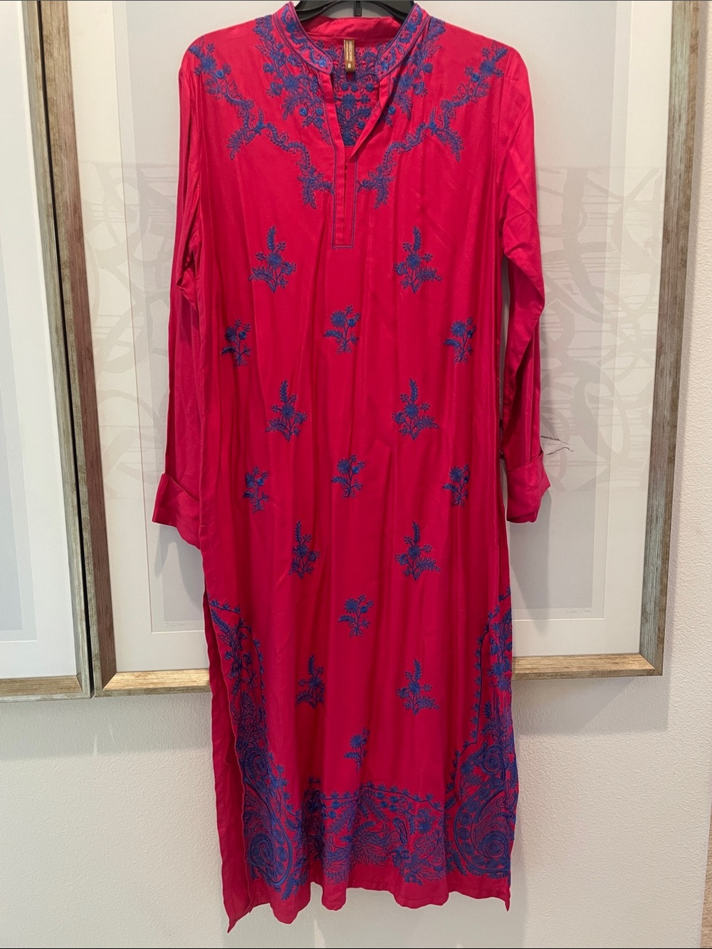 Women's Embroidered Fuchsia Long kurta/ kameez